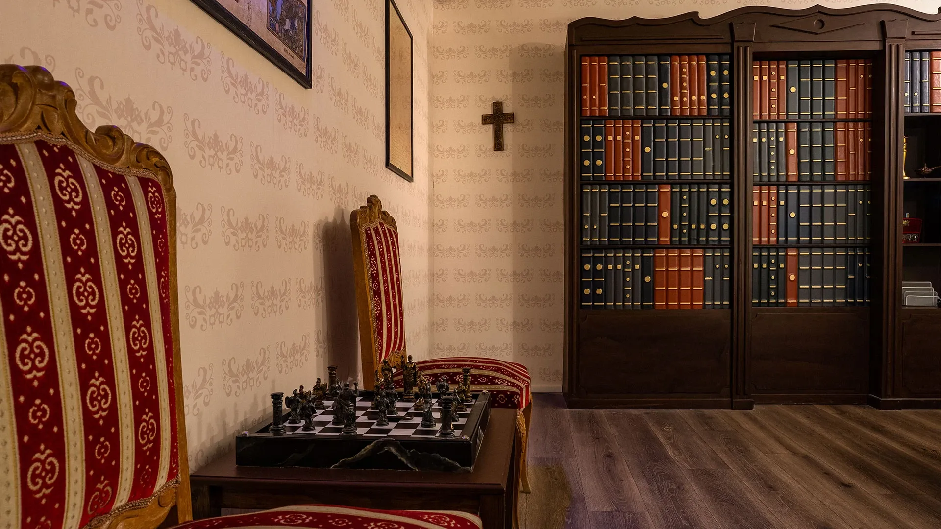 Illuminati escape room set
